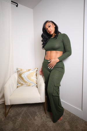 CROP TOP & CARGO PANTS SET